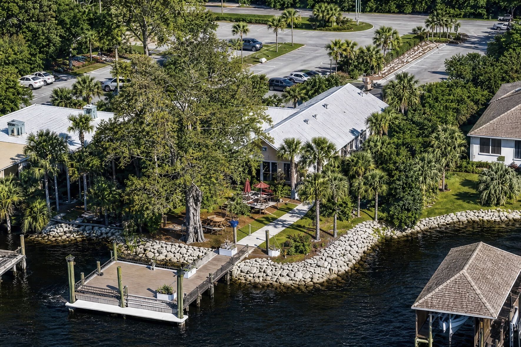 Palm Valley Fish Camp restaurant